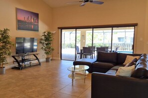 Älytelevisio, DVD-soitin, kirjoja