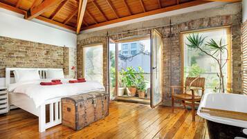 Premium Penthouse, 2 Bedrooms, Patio, Sea View | Desk, free WiFi