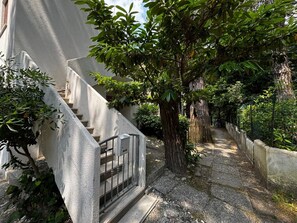 Villa, 2 Schlafzimmer, Balkon | Garten