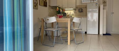 Apartment, 2 Bedrooms, Balcony | Dining