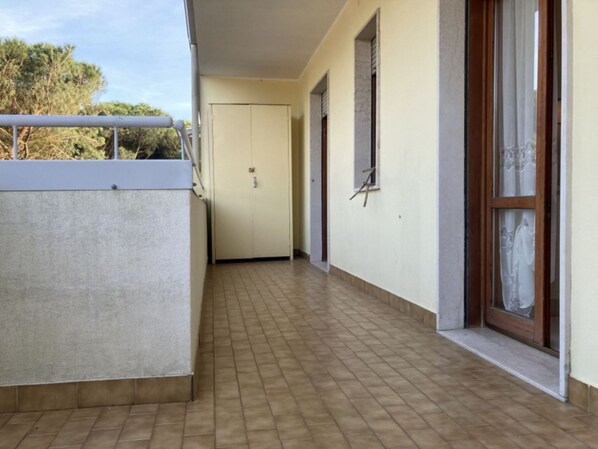 Balcony - Modern Accommodation in the Town Centre (Rosolina)