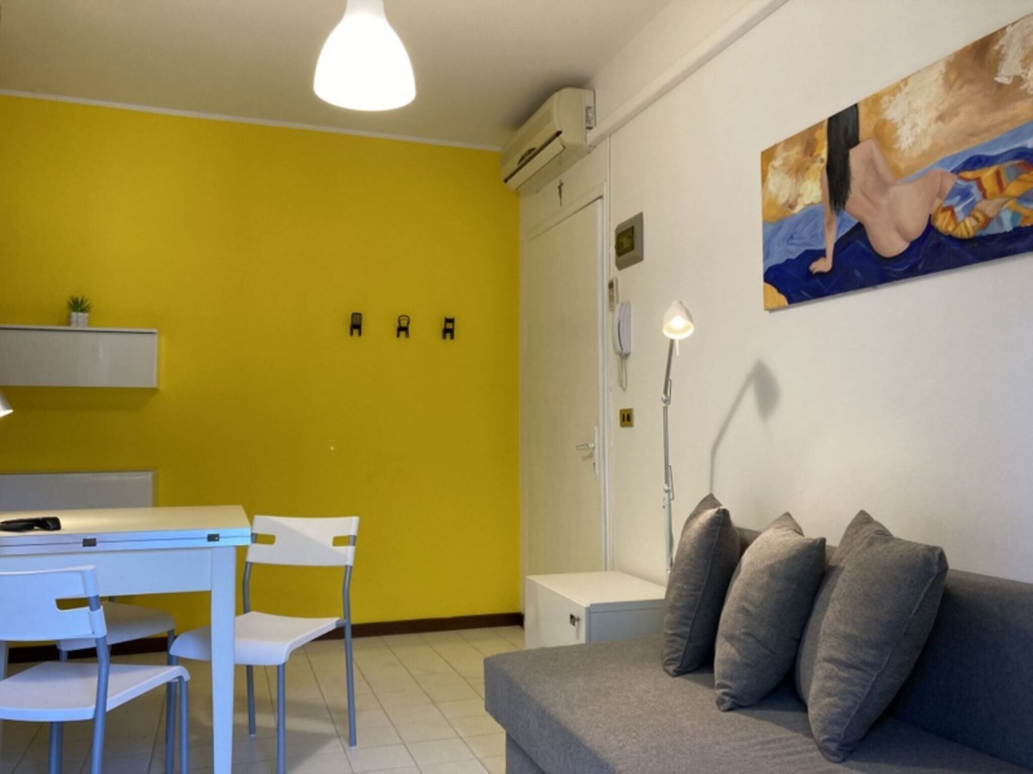 Apartment, 1 Bedroom, Balcony, City View | Living room