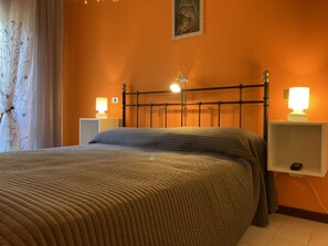 Lejlighed - 1 soveværelse - balkon - byudsigt | 2 soveværelser