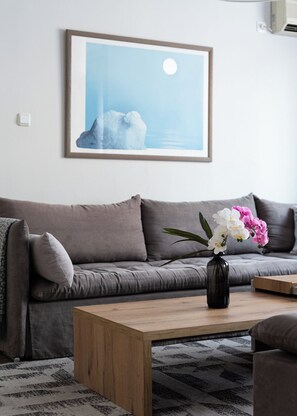 Smart TV - Syntagma Spotlight Residence, Bill & John Apartments & Villas (Athens)