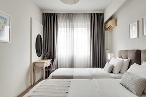 Iron/ironing board, travel cot, free WiFi, bed sheets - Syntagma Spotlight Residence, Bill & John Apartments & Villas (Athens)