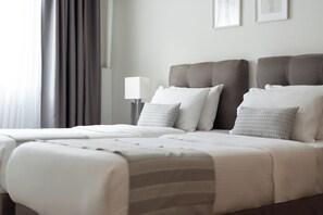 Iron/ironing board, travel crib, free WiFi, bed sheets - Syntagma Spotlight Residence, Bill & John Apartments & Villas (Athens)