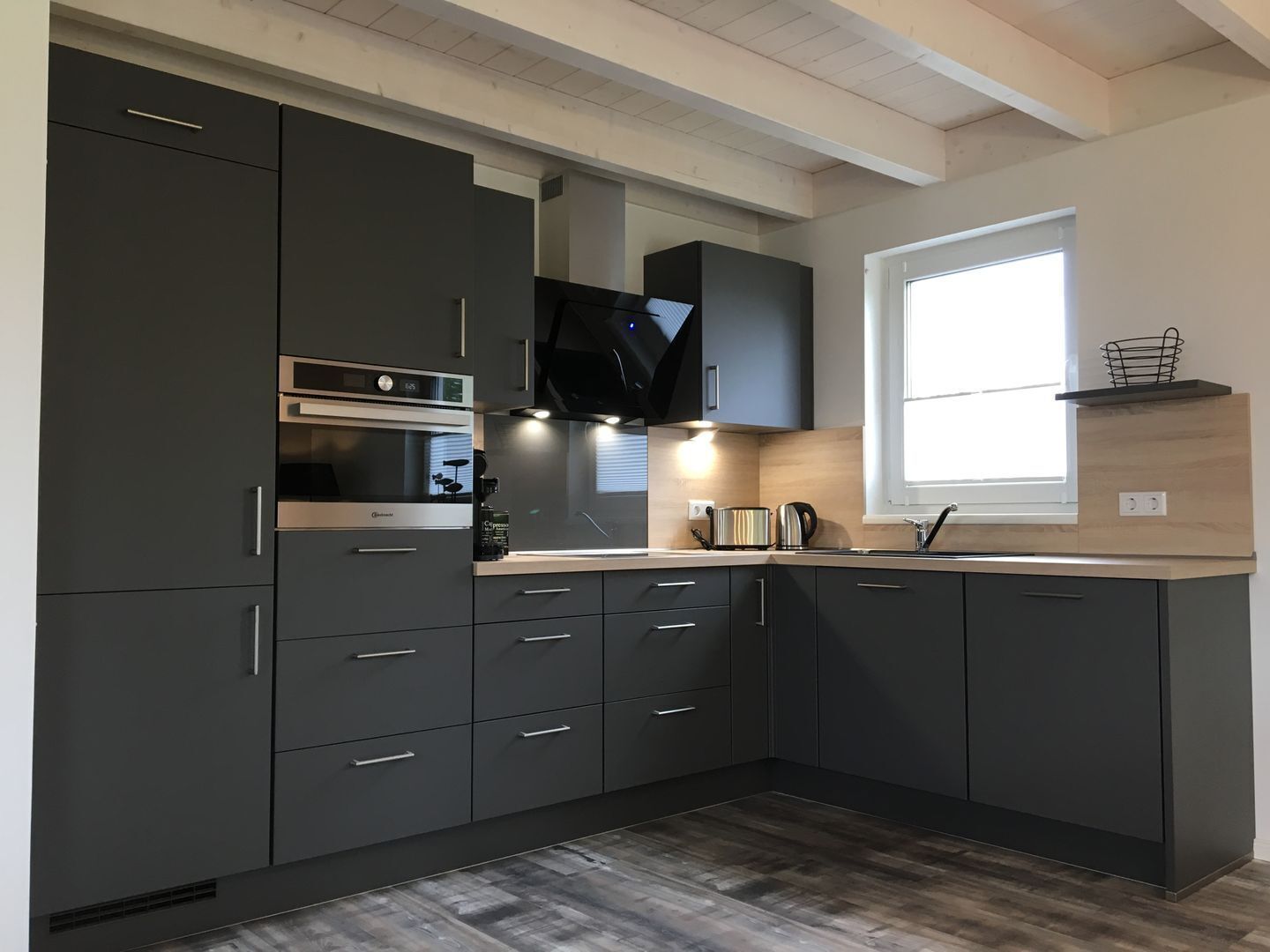 ثلاجة، ميكروويف، فرن، موقد طهي مسطح