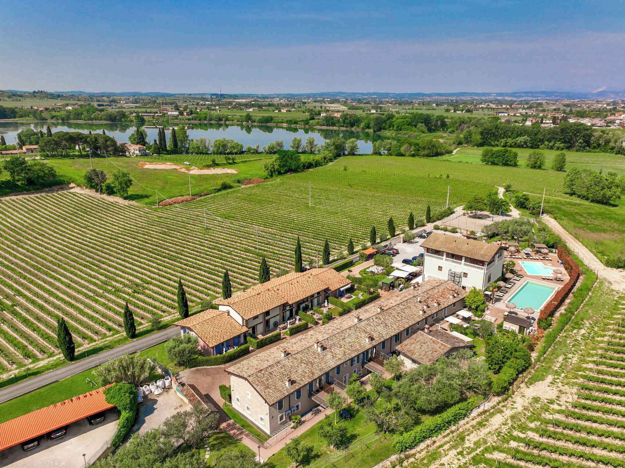 المنشأة من الخارج