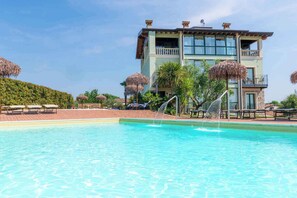 Pool - Holiday apartment with air conditioning and Internet (Peschiera del Garda)