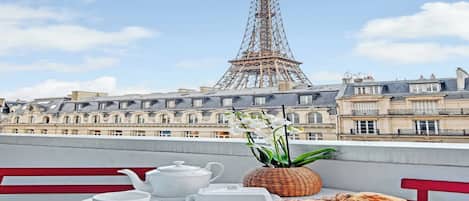 屋外ダイニングエリア