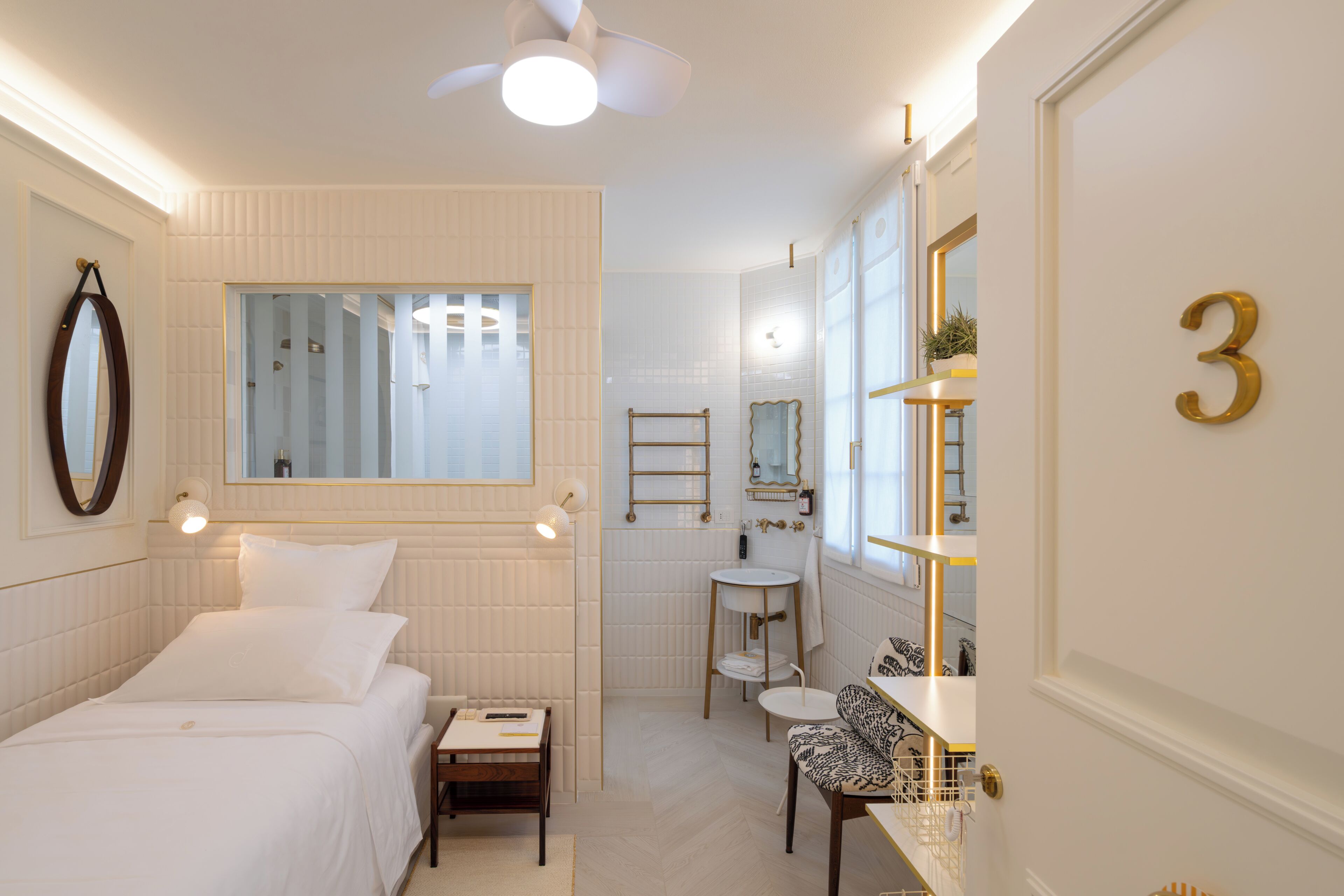 Exclusive Single Room | Desk, free WiFi