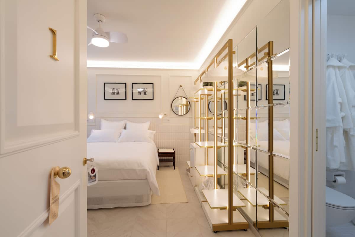 Luxe tweepersoonskamer, uitzicht op tuin | Een bureau, gratis wifi