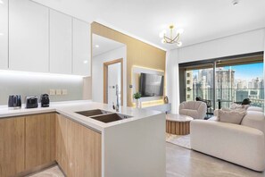 Interior - Elevated 2 Bedroom with Khalifa view in Peninsula (Business Bay)