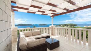 Property grounds - Villa Mediterana by Villas Guide (Smokvica)