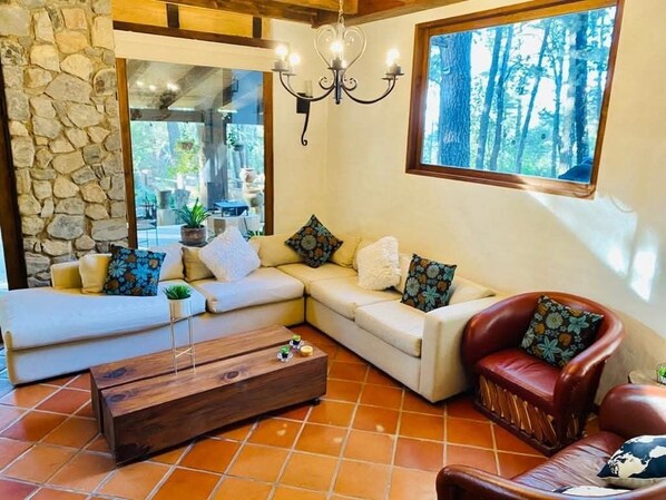 TV - Hermosa cabaña en excelente ubicación muy cerca del centro del pueblo! (Tapalpa)