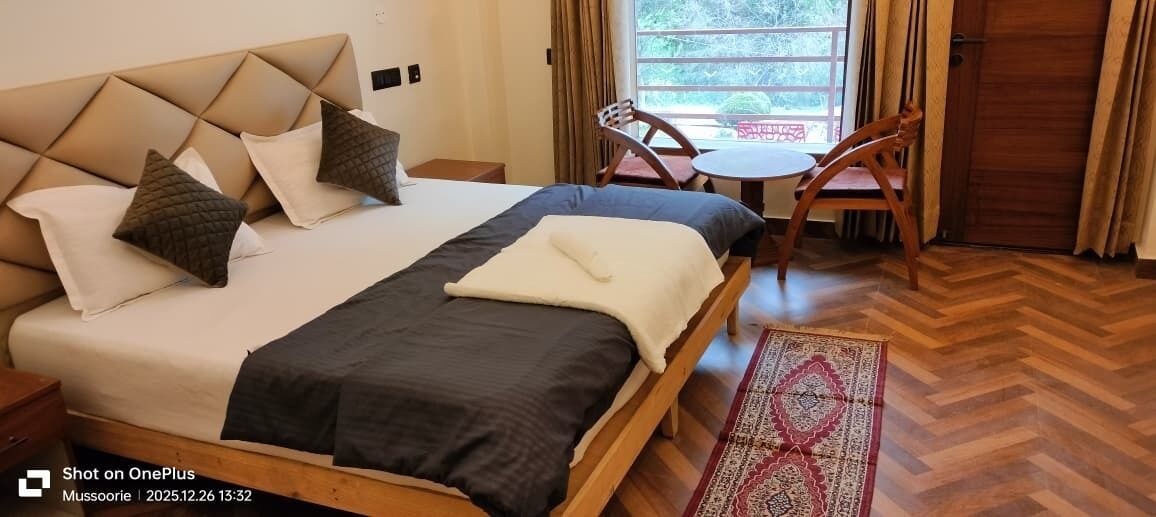 Suite Standar, balkon, pemandangan bukit | Didekorasi berbeda-beda dan dilengkapi dengan perabotan berbeda-beda