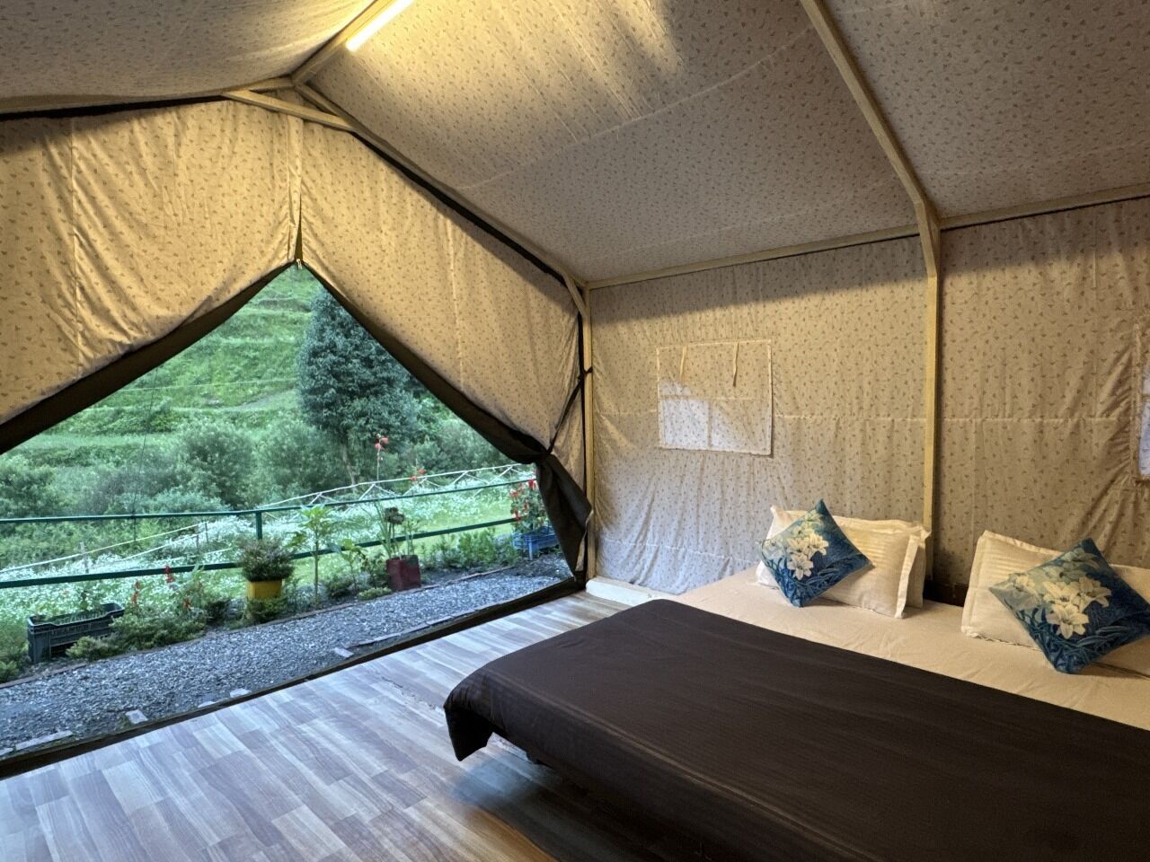 بديكورات فريدة لكل غرفة وطراز فريد لكل وحدة ومكتب