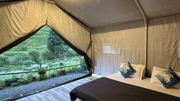 Familietelt | Individuelt dekorert, individuelt innredet og skrivebord