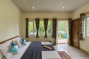 Standard-sviitti, parveke | Yksilöllisesti sisustettu, yksilöllisesti kalustettu, työpöytä