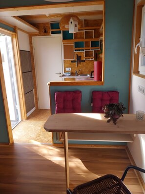 Interior - Tiny Home “Lara” with Mountain View, Private Garden and Wi-Fi (Bad Waldsee)