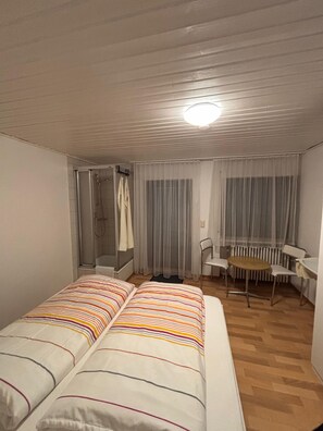 Reisekinderbett, WLAN, Bettwäsche