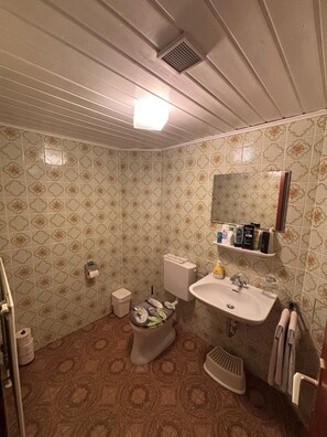 Handtücher, Seife, Toilettenpapier