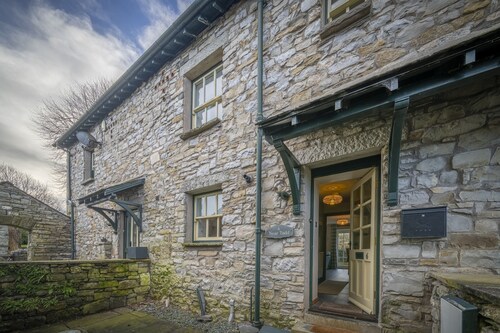 Near Todd -  Dog-friendly Home for six guests