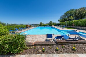 Pool - Apartment 'Appartamento 9' with Shared Pool and Shared Garden (Lajatico)