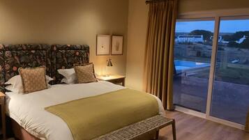 Classic Villa, Patio, Garden View | Free WiFi