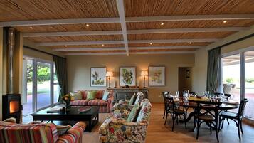 Classic Villa, Patio, Garden View | Living area