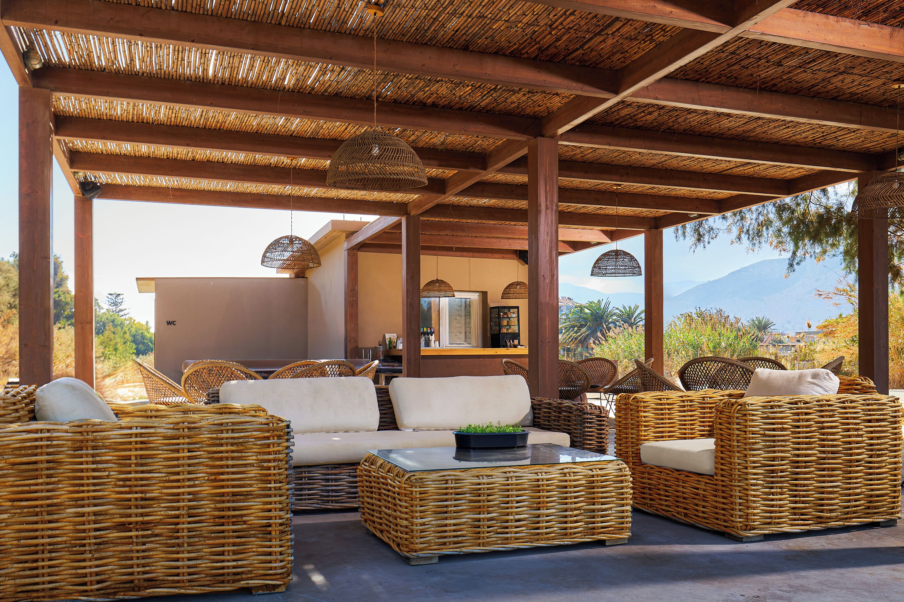 In Strandnähe, weißer Sandstrand, Cabañas (gegen Gebühr), Liegestühle