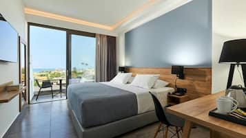 In-room safe, laptop workspace, iron/ironing board, free WiFi