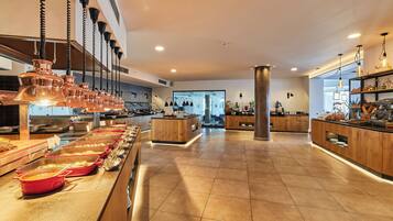 2 Restaurants, FrĂŒhstĂŒck, Mittagessen, Abendessen, internationale KĂŒche