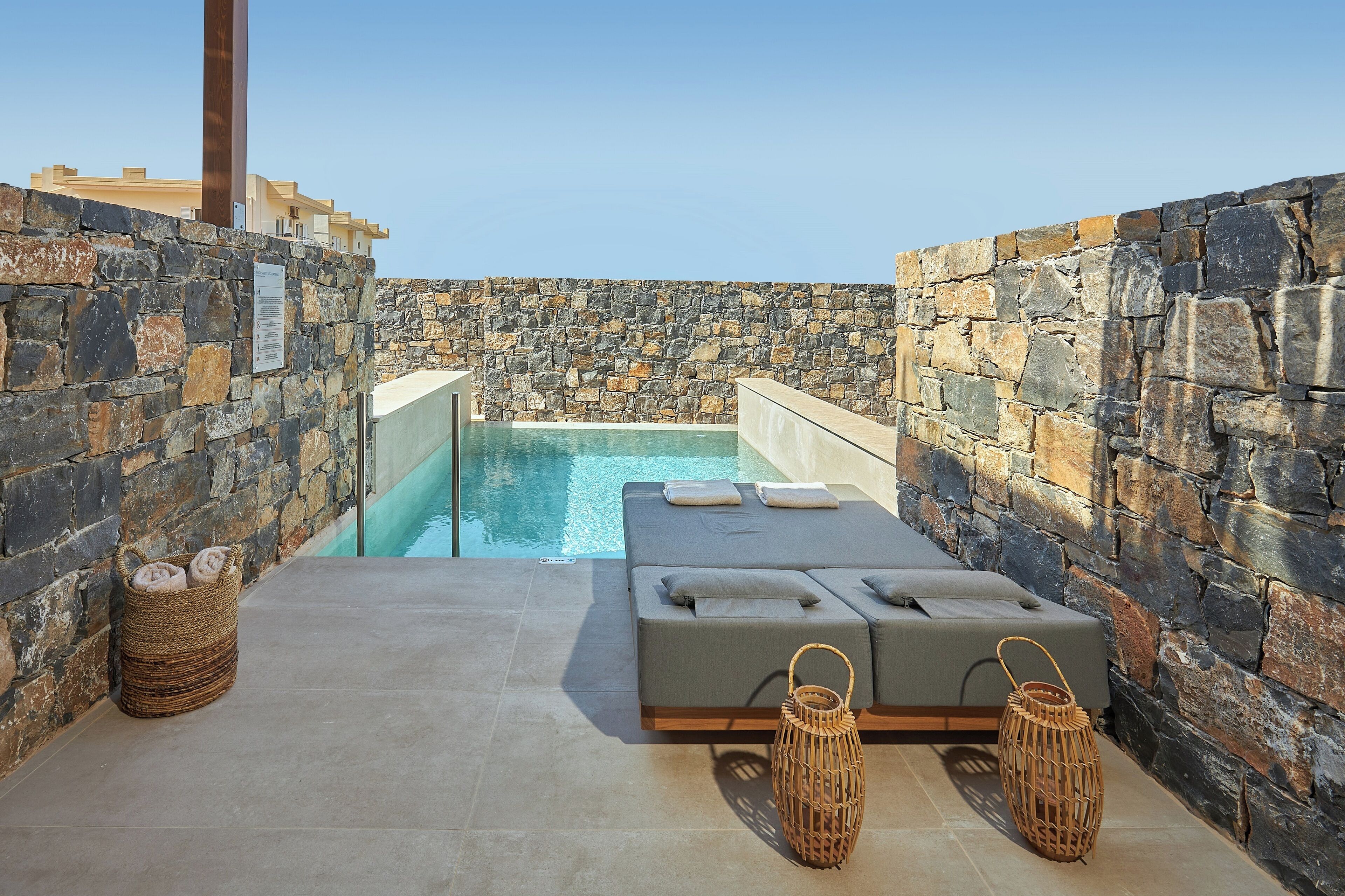 Maisonette Private Pool | In-room safe, laptop workspace, iron/ironing board, free WiFi