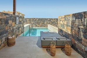 Maisonette Private Pool | In-room safe, laptop workspace, iron/ironing board, free WiFi