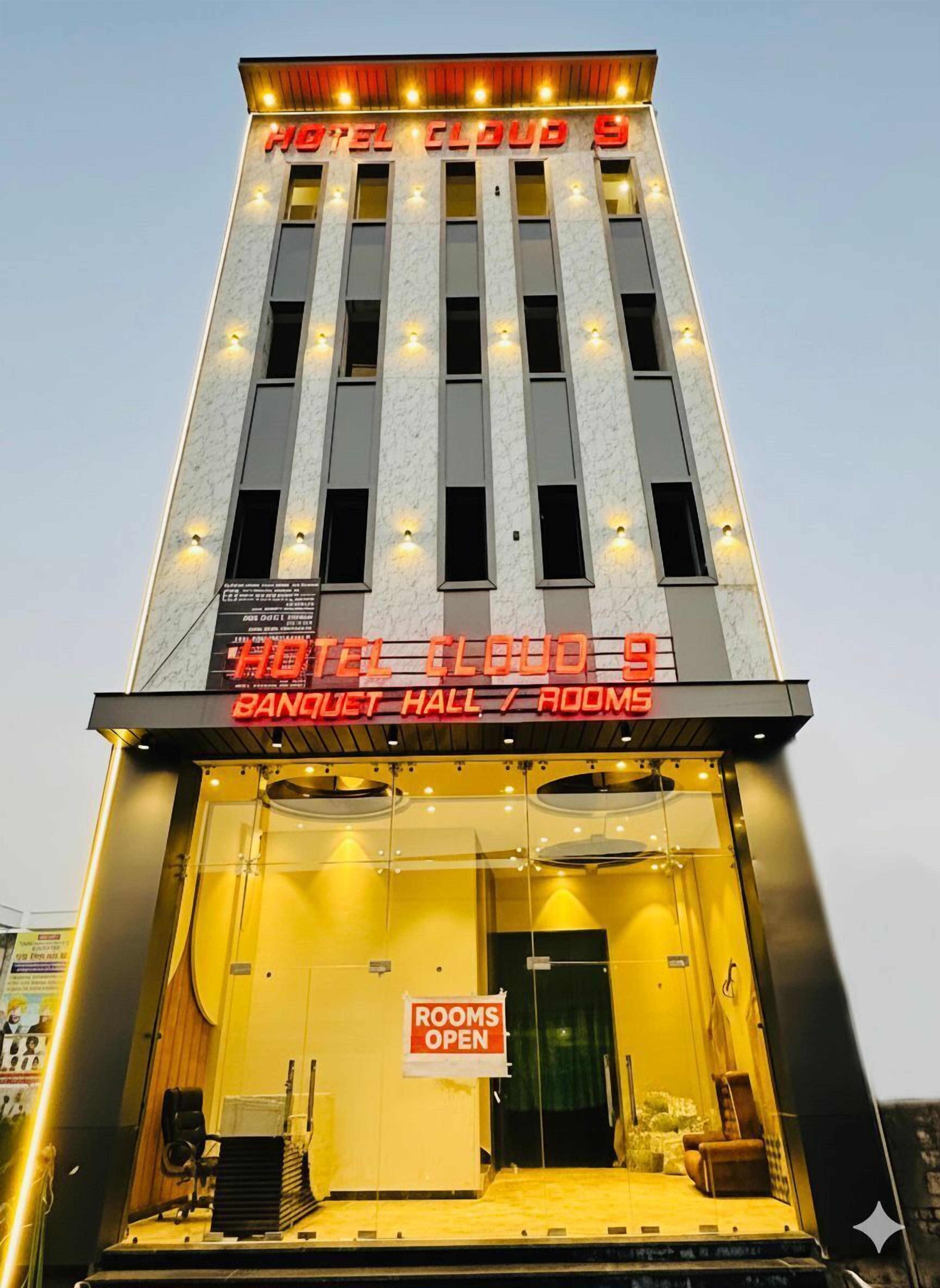 Mặt tiền nơi lưu trú