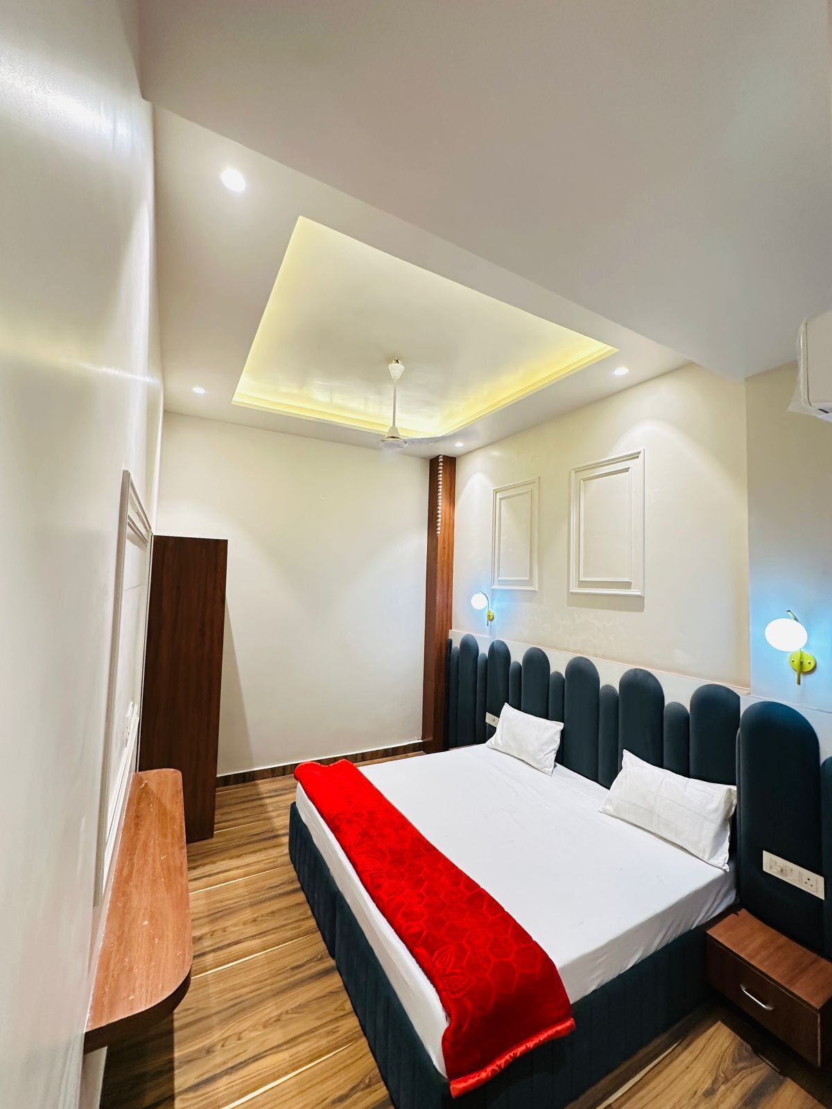 Deluxe-huone | Kannettavalle tietokoneelle sopiva työtila, äänieristys, ilmainen Wi-Fi