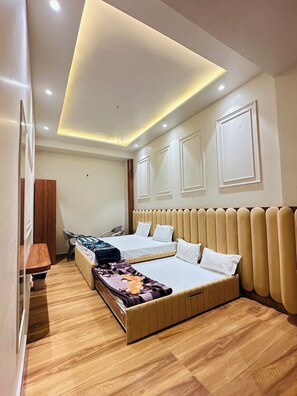 Laptophoz jól használható munkafelület, hangszigetelés és ingyenes wifi