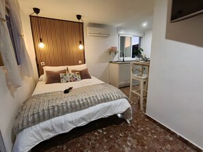 Iron/ironing board, WiFi, bed sheets - Studio 'Sierra Nevada' with Mountain Views, Wi-Fi and Air Conditioning (Güejar Sierra)