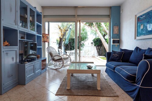 SEA FRONT! Villa with Exclusive Panoramic Terrace.