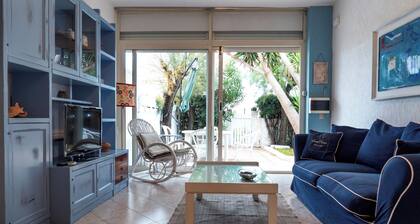 SEA FRONT! Villa with Exclusive Panoramic Terrace.