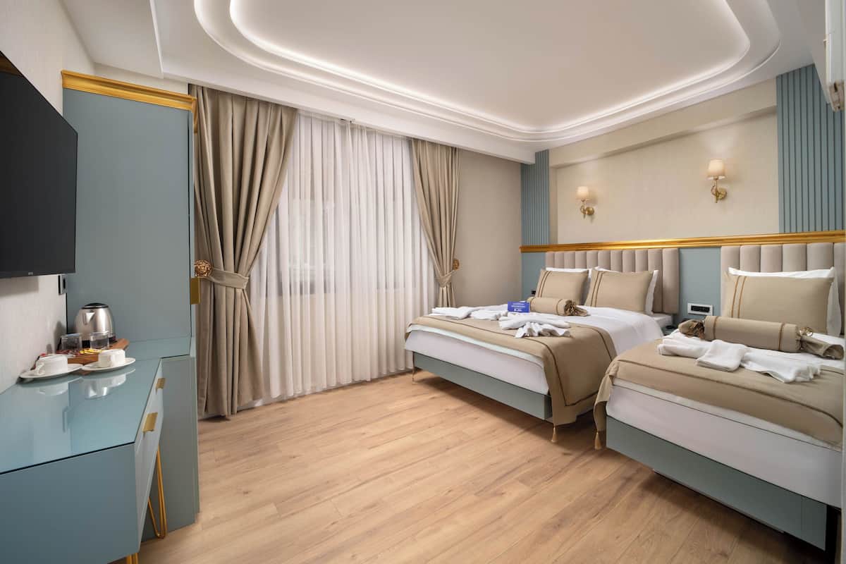 Deluxe Triple Room | Free WiFi