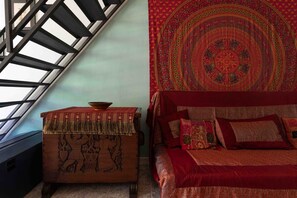 Interior - Apartment 'Scirocco' with Mountain View, Shared Pool and Wi-Fi (Marciana)