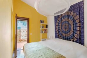 Iron/ironing board, WiFi, bed sheets - Apartment 'Scirocco' with Mountain View, Shared Pool and Wi-Fi (Marciana)