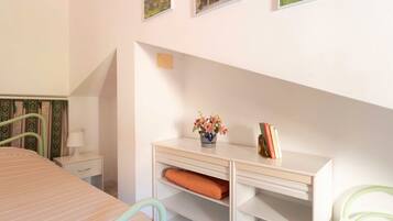 Bügeleisen/Bügelbrett, WLAN, Bettwäsche