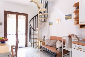 TV - Vacation Rental Apartment with Mountain View, Wi-Fi, and Air Conditioning (Marciana)