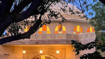 Fasade – kveld/natt