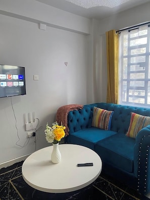 Classic Studio | Living area | 32-inch Smart TV with digital channels - Lucky House Studios Nanyuki (Nanyuki)