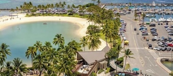 Newly Reno’d Oceanview Luxe Stay w/ Free Parking
