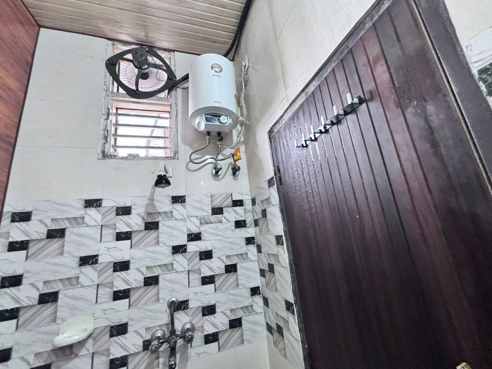 Shower, free toiletries, towels, soap